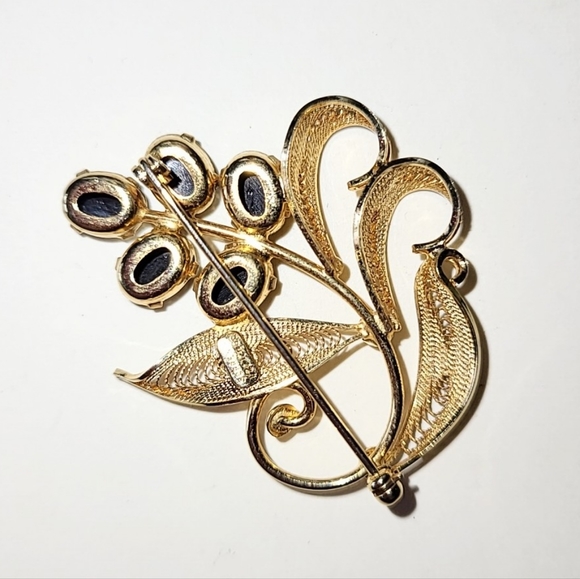SORRENTO BLACK ONYX & GOLD-FILLED PIN BROOCH - GF FILIGREE LEAVES - Picture 3 of 7